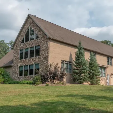 The Mountain Lodge